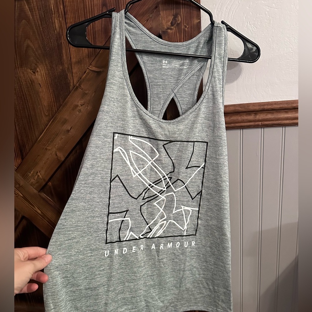 Women’s under armour workout tank